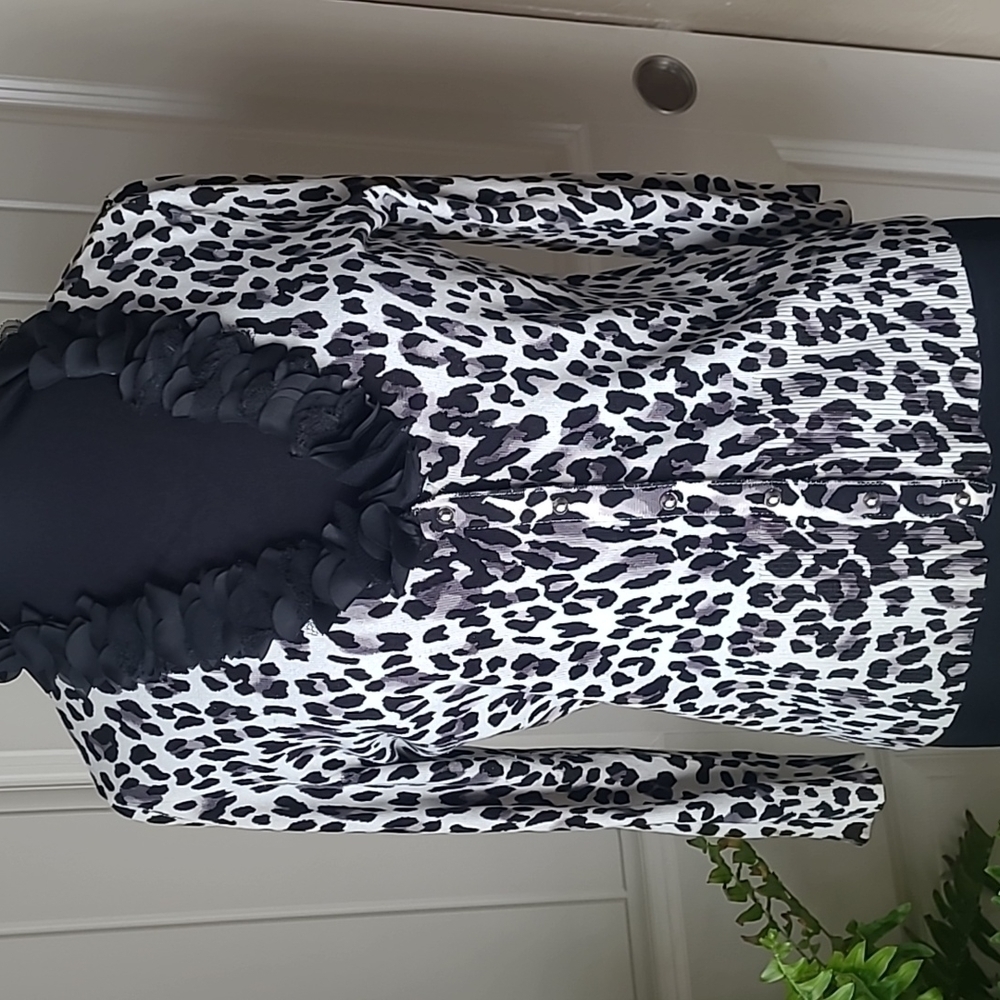 White House Black Market Cheetah Cardigan XS - Picture 1 of 10
